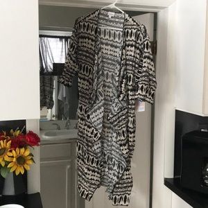 Medium lularoe shirley